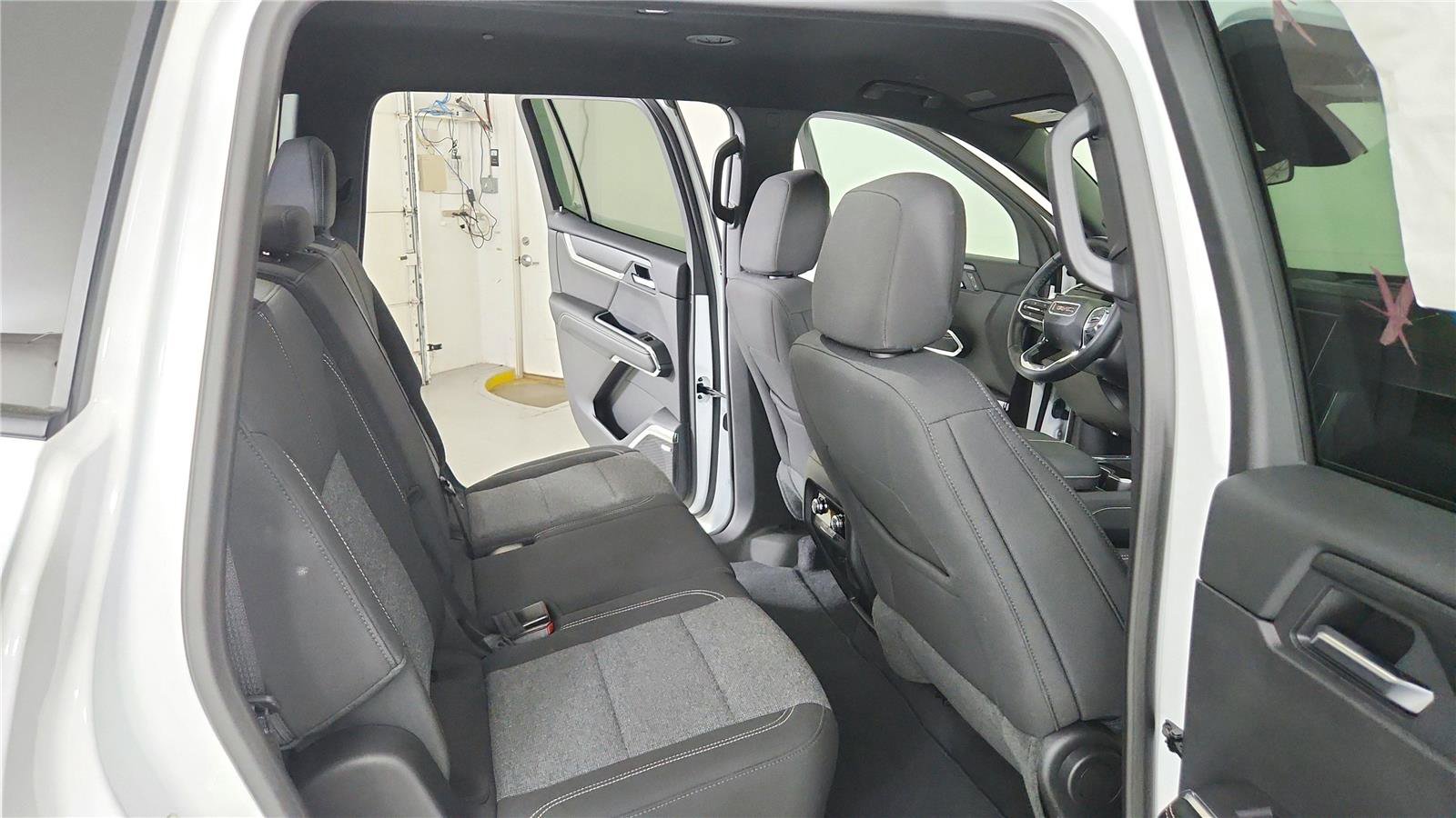 New 2025 GMC Acadia Elevation image 20