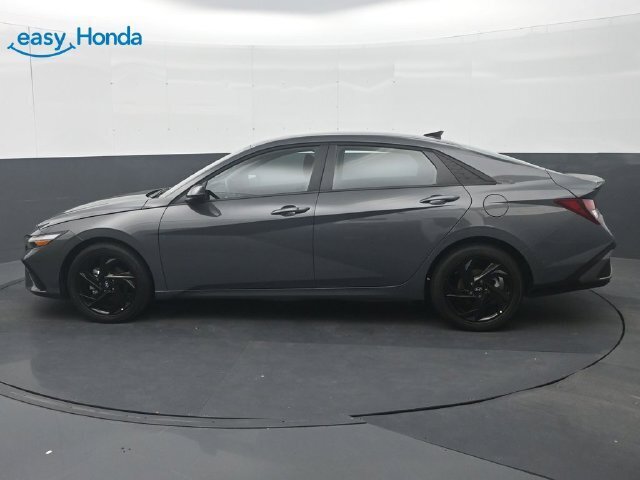 Used 2026 Hyundai Elantra Sport FWD image 4
