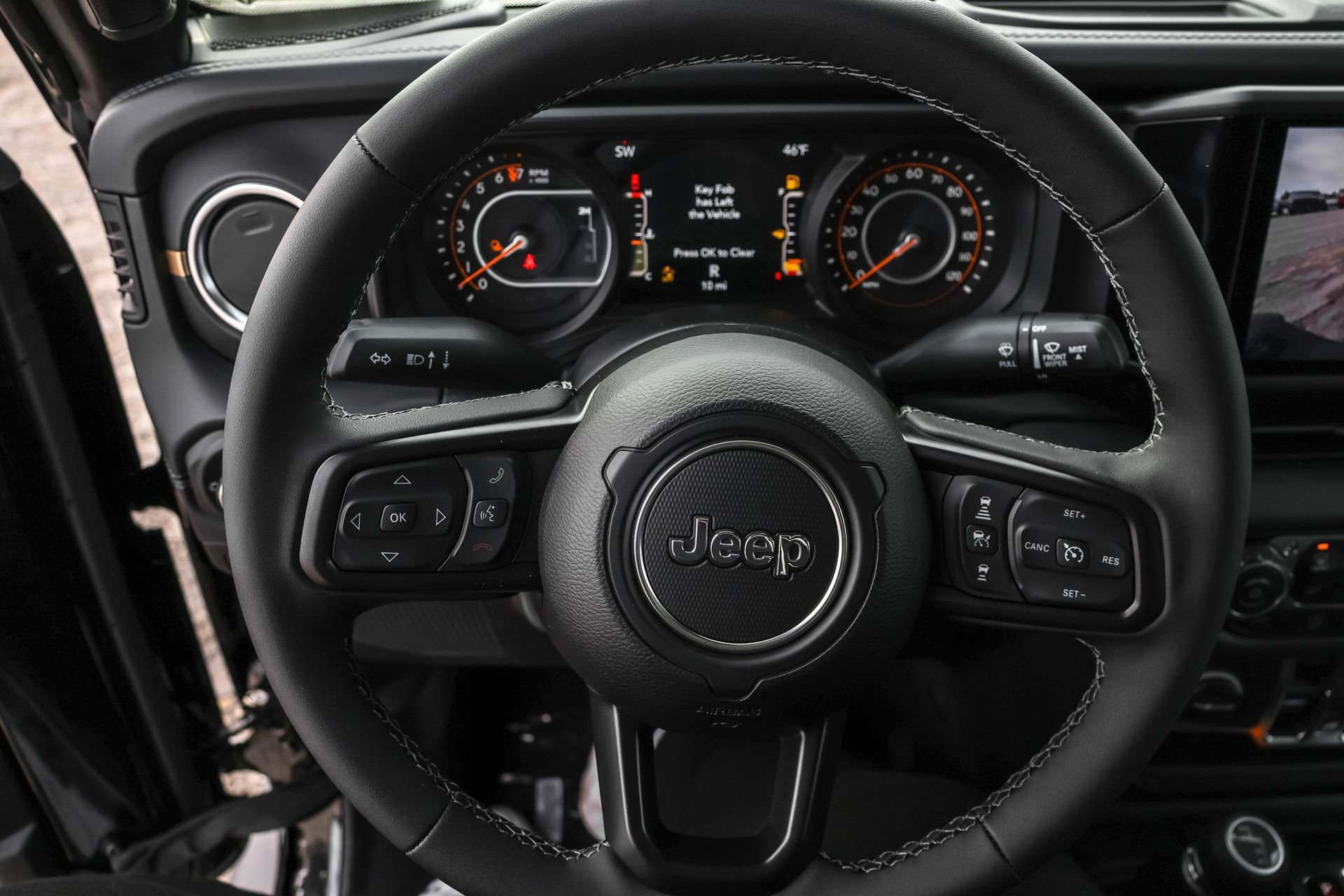 New 2026 Jeep Gladiator Sport AWD/4WD image 32