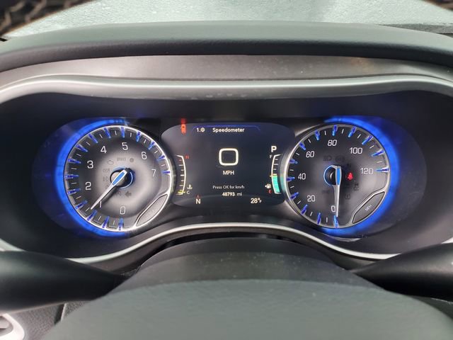 Certified 2024 Chrysler Pacifica Touring-L image 12