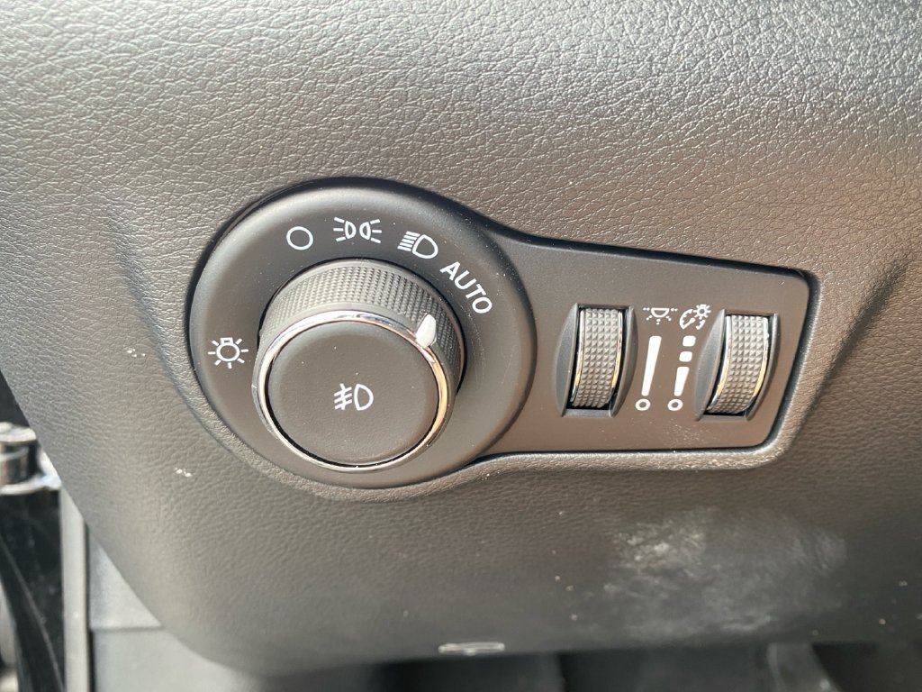 Used 2026 Jeep Compass Limited AWD/4WD image 21