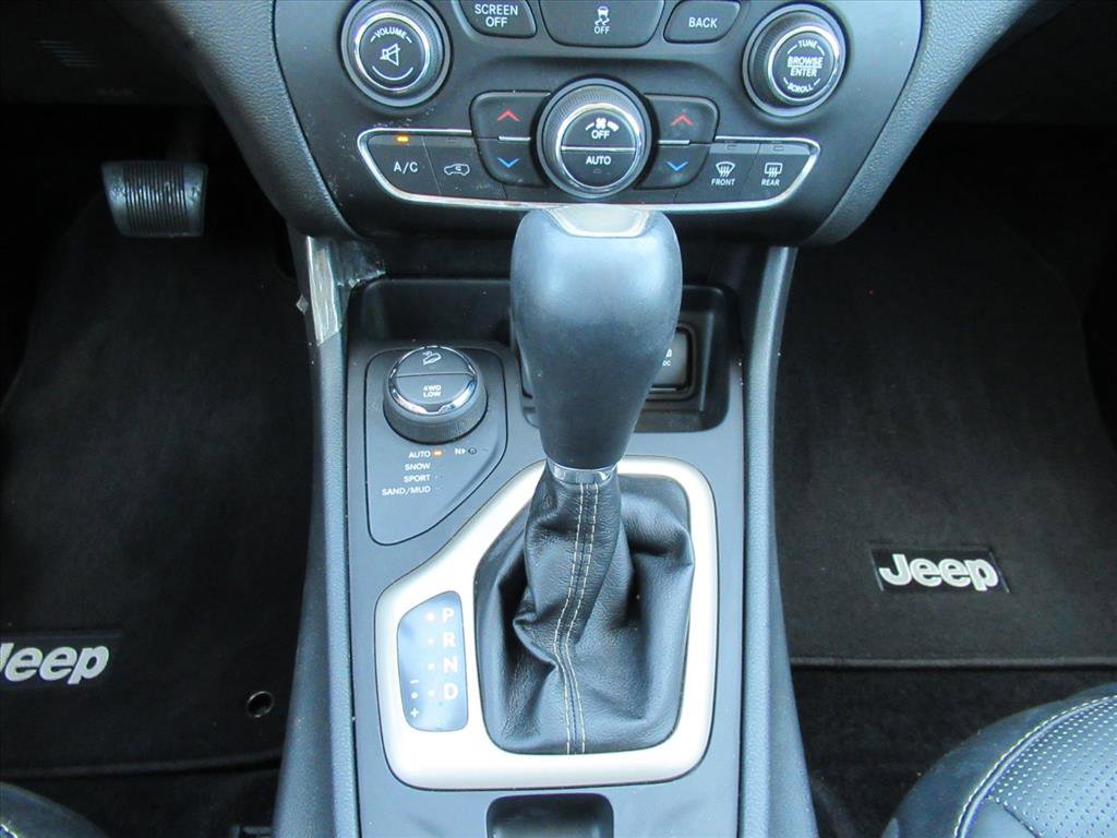 Used 2014 Jeep Cherokee Limited w/ Luxury Group image 25