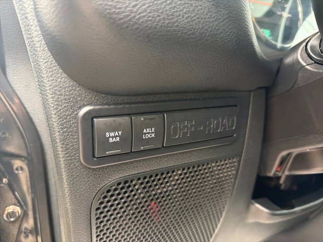 Used 2018 Jeep Wrangler Unlimited Rubicon w/ Connectivity Group AWD/4WD image 35