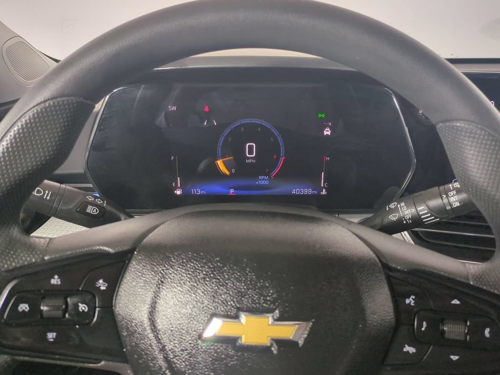 Used 2025 Chevrolet Trax LT FWD image 37