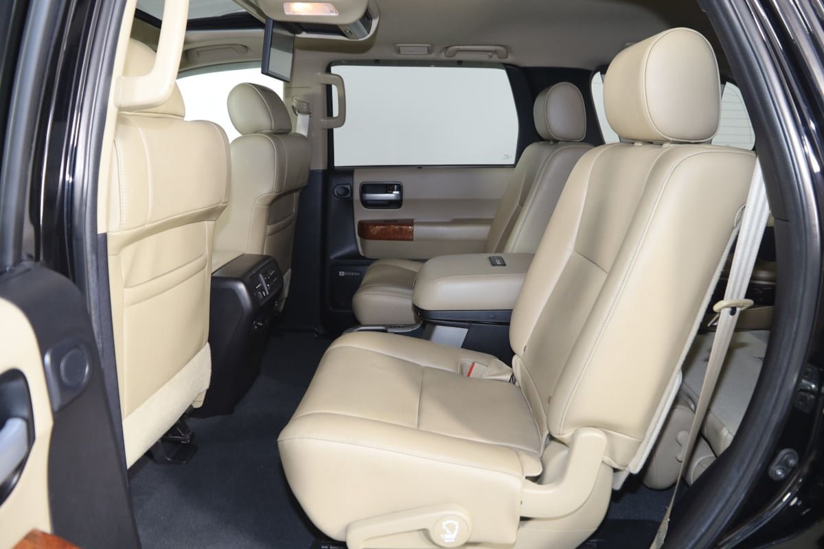 Used 2020 Toyota Sequoia Platinum AWD/4WD image 48