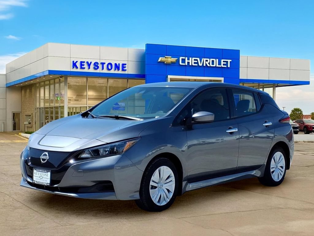 Used 2025 Nissan Leaf S FWD image 3