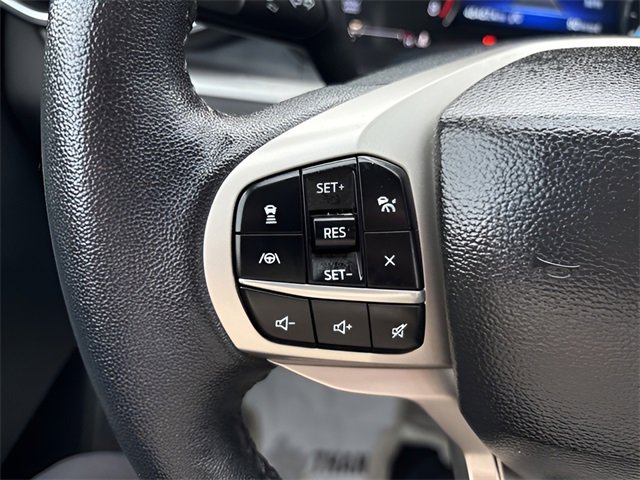 Used 2023 Ford Explorer XLT image 10