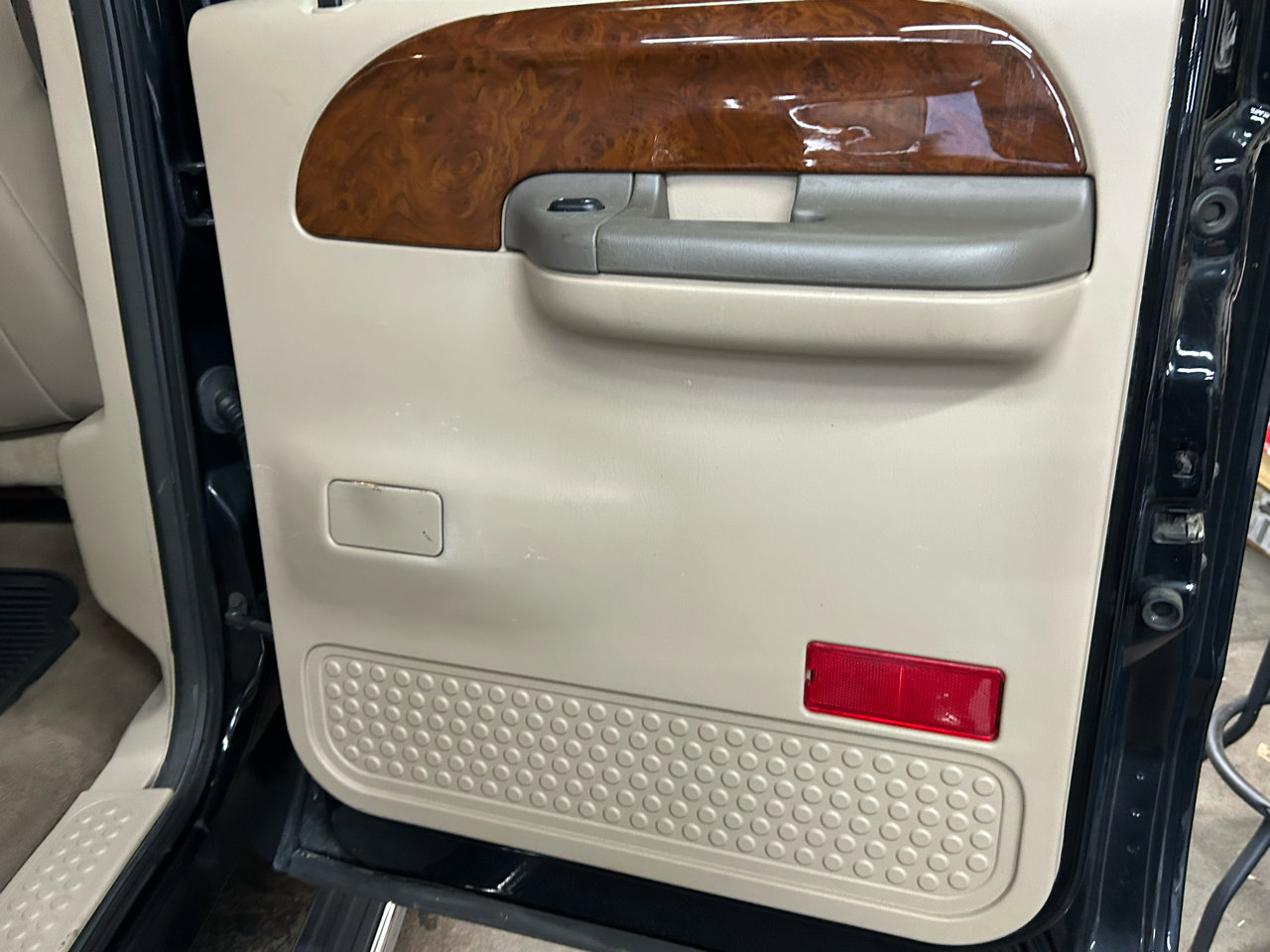 Used 2004 Ford F350 Lariat image 21