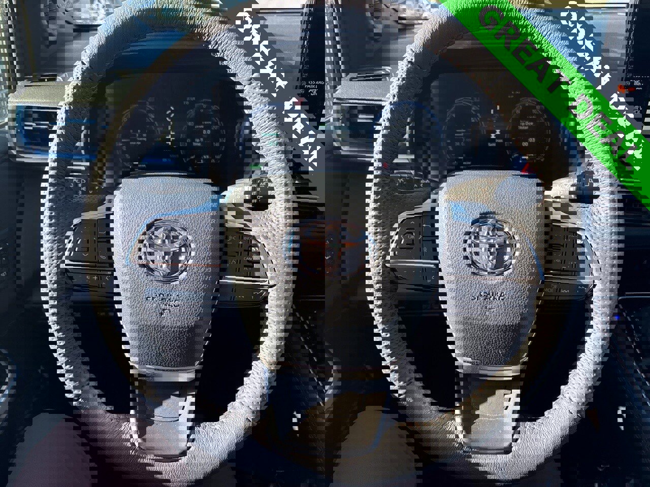 Used 2025 Toyota Sienna Platinum image 26