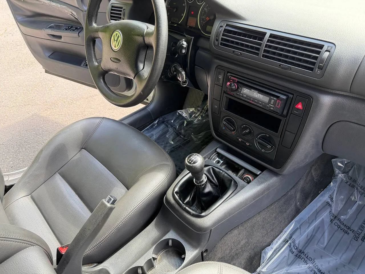 Used 2005 Volkswagen Passat GL FWD image 1