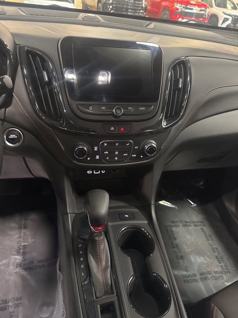 Used 2022 Chevrolet Equinox RS w/ Infotainment Package image 9
