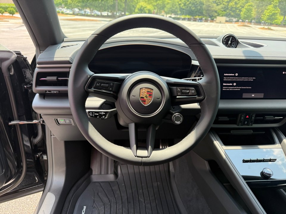 New 2025 Porsche Macan 4S Electric image 15