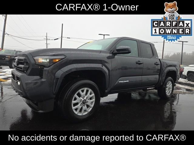 Used 2025 Toyota Tacoma SR5 image 3