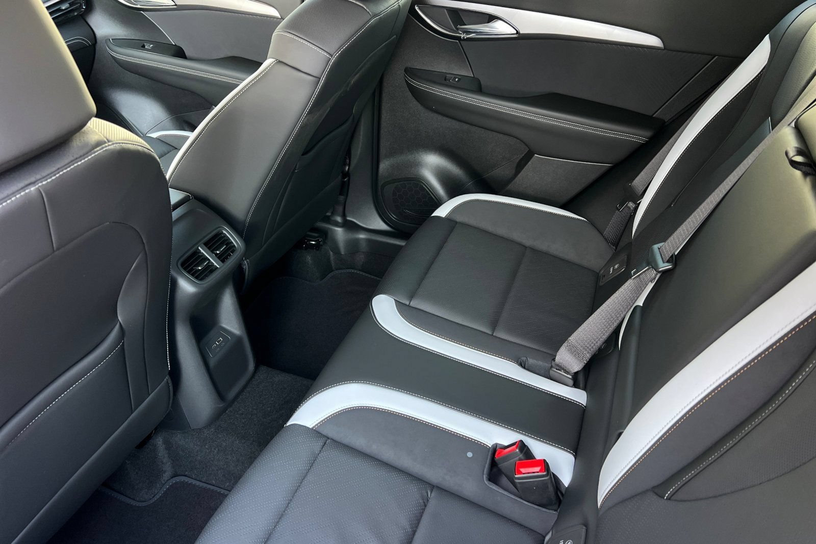 New 2026 Buick Envision Sport Touring AWD/4WD image 11