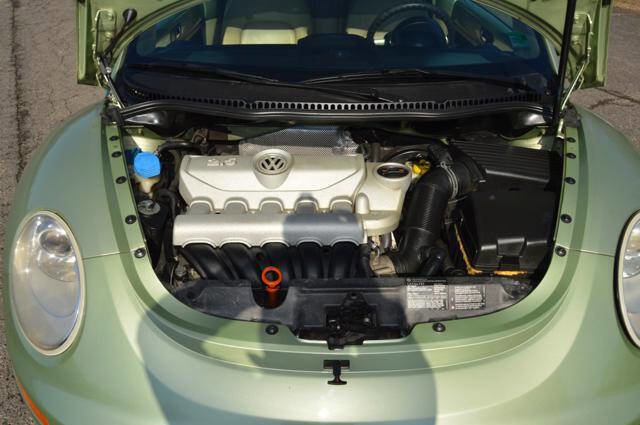 Used 2008 Volkswagen Beetle S image 30