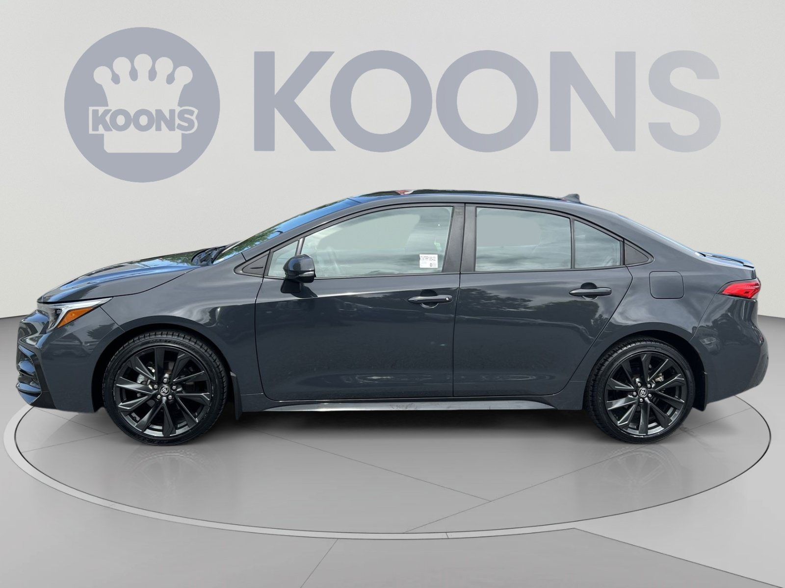 Used 2024 Toyota Corolla SE FWD image 2