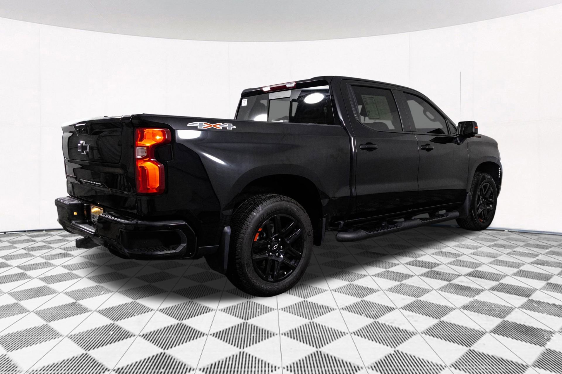 Used 2024 Chevrolet Silverado 1500 RST w/ Redline Edition AWD/4WD image 16