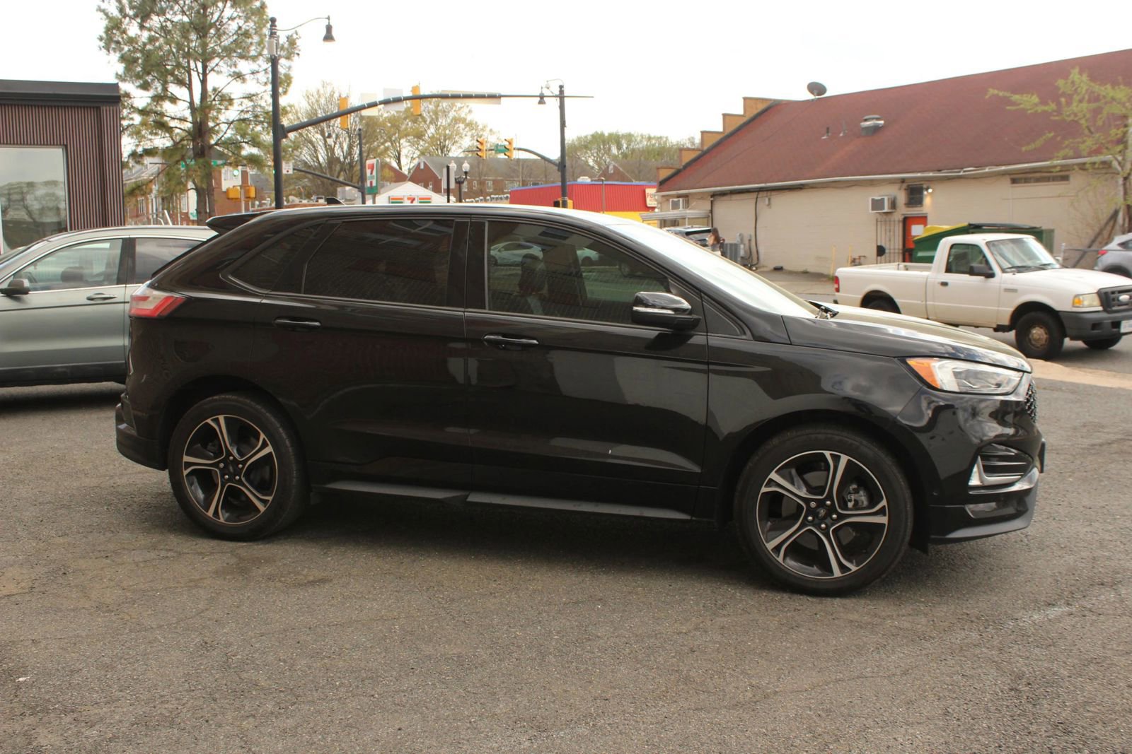 Used 2019 Ford Edge ST w/ Equipment Group 401A image 10