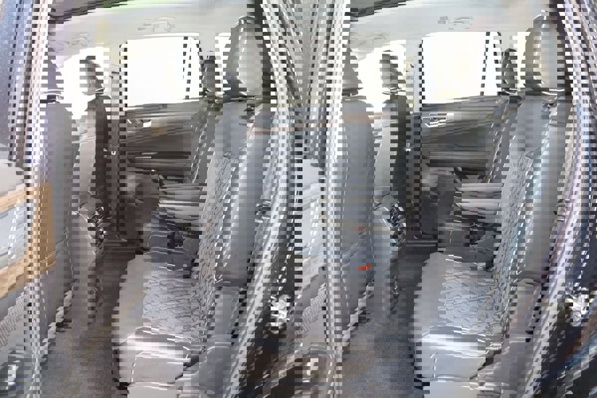 Used 2024 Volkswagen Atlas SEL Premium R-Line image 51