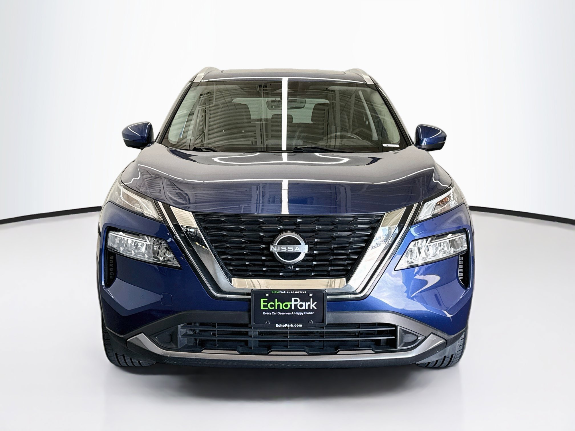 Used 2023 Nissan Rogue SL FWD image 2