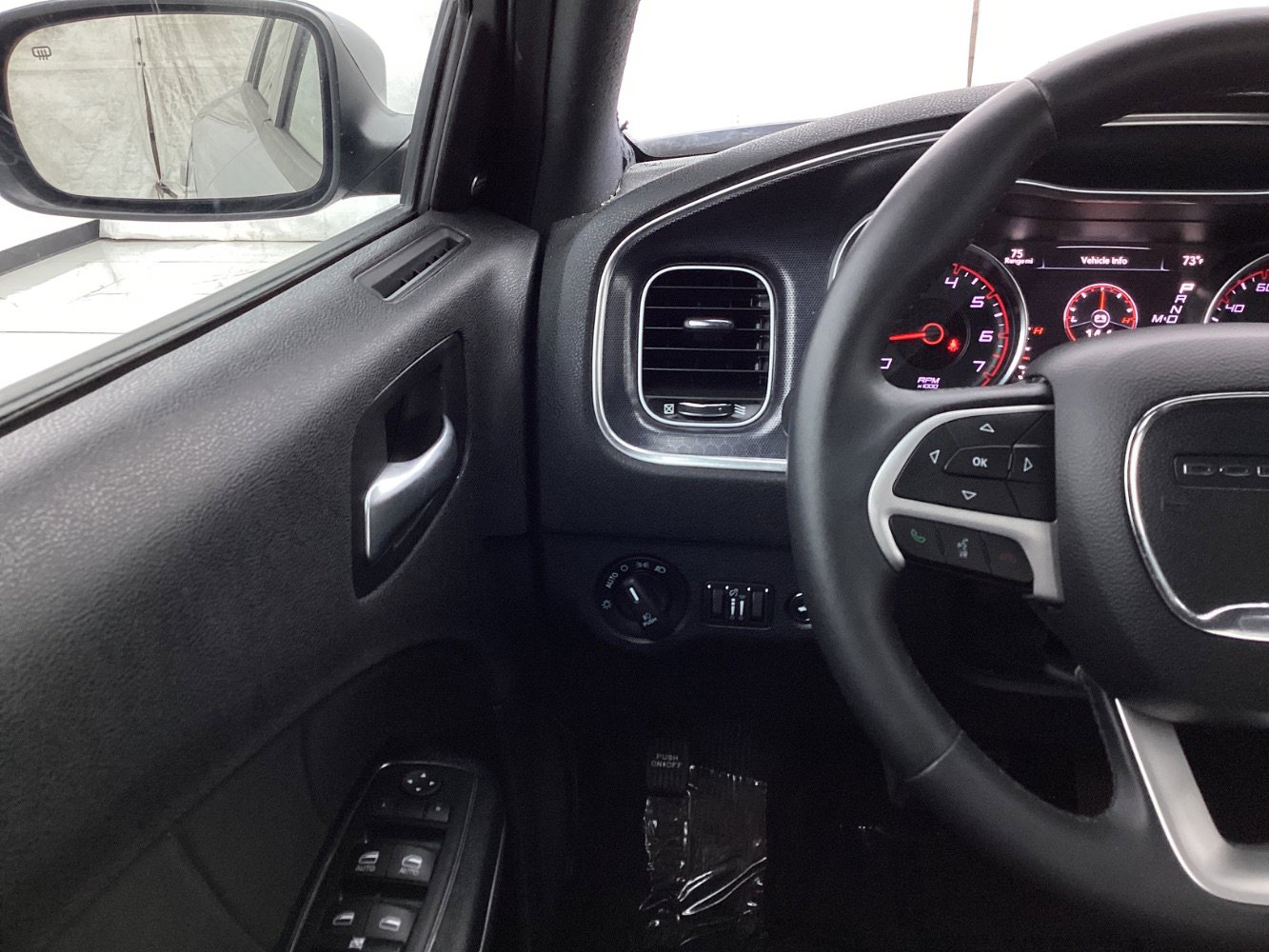 Used 2015 Dodge Charger SXT RWD image 32