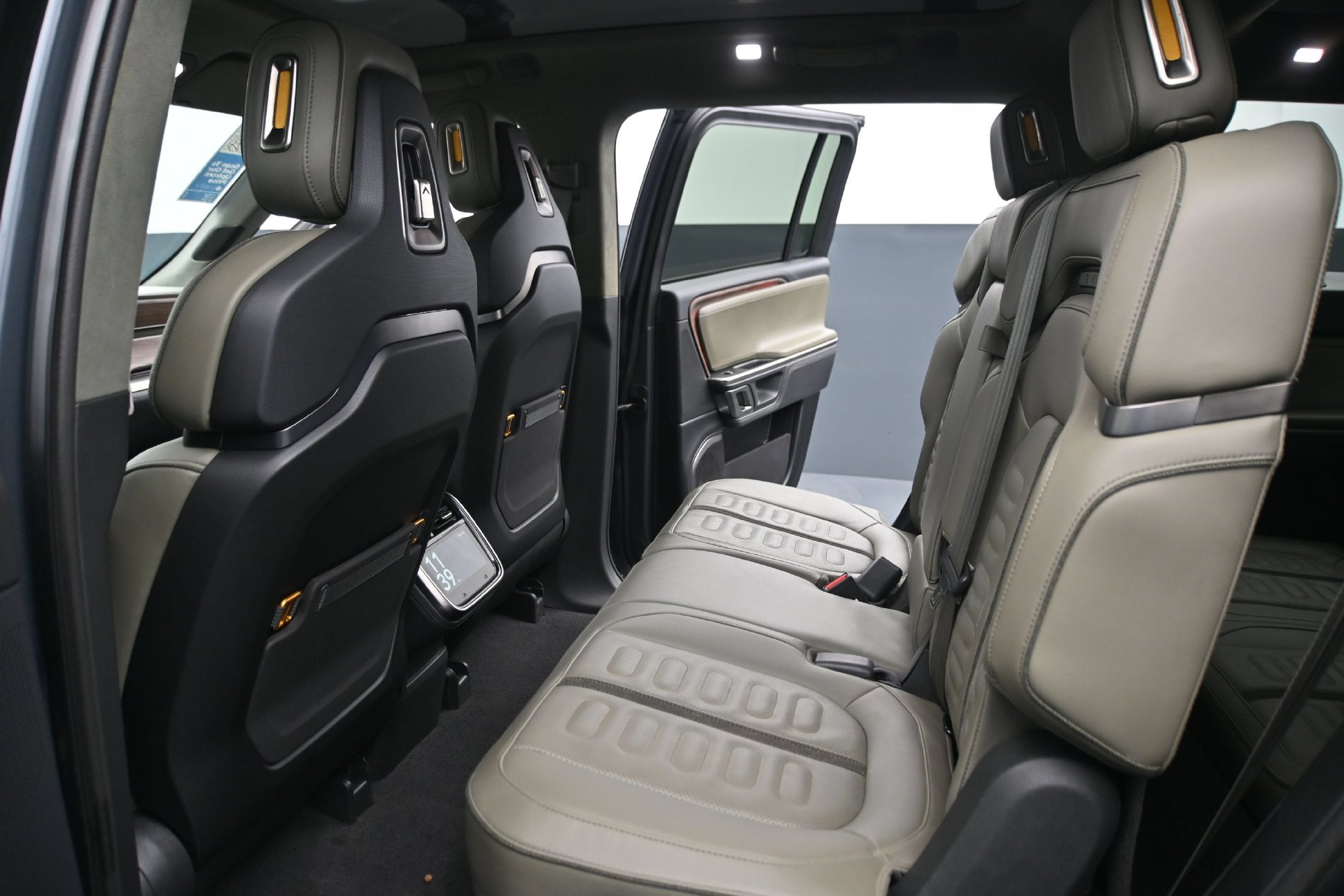 Used 2023 Rivian R1S Adventure Quad AWD/4WD image 17