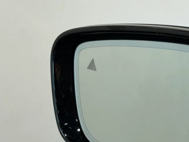 Used 2019 BMW 540i w/ M Sport Package image 11