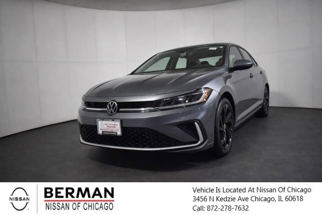 Used 2025 Volkswagen Jetta SE image 1