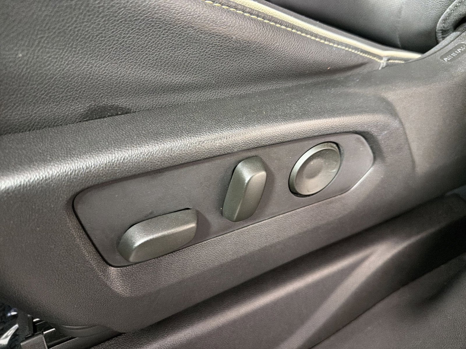 Used 2021 Chevrolet Suburban Premier image 14