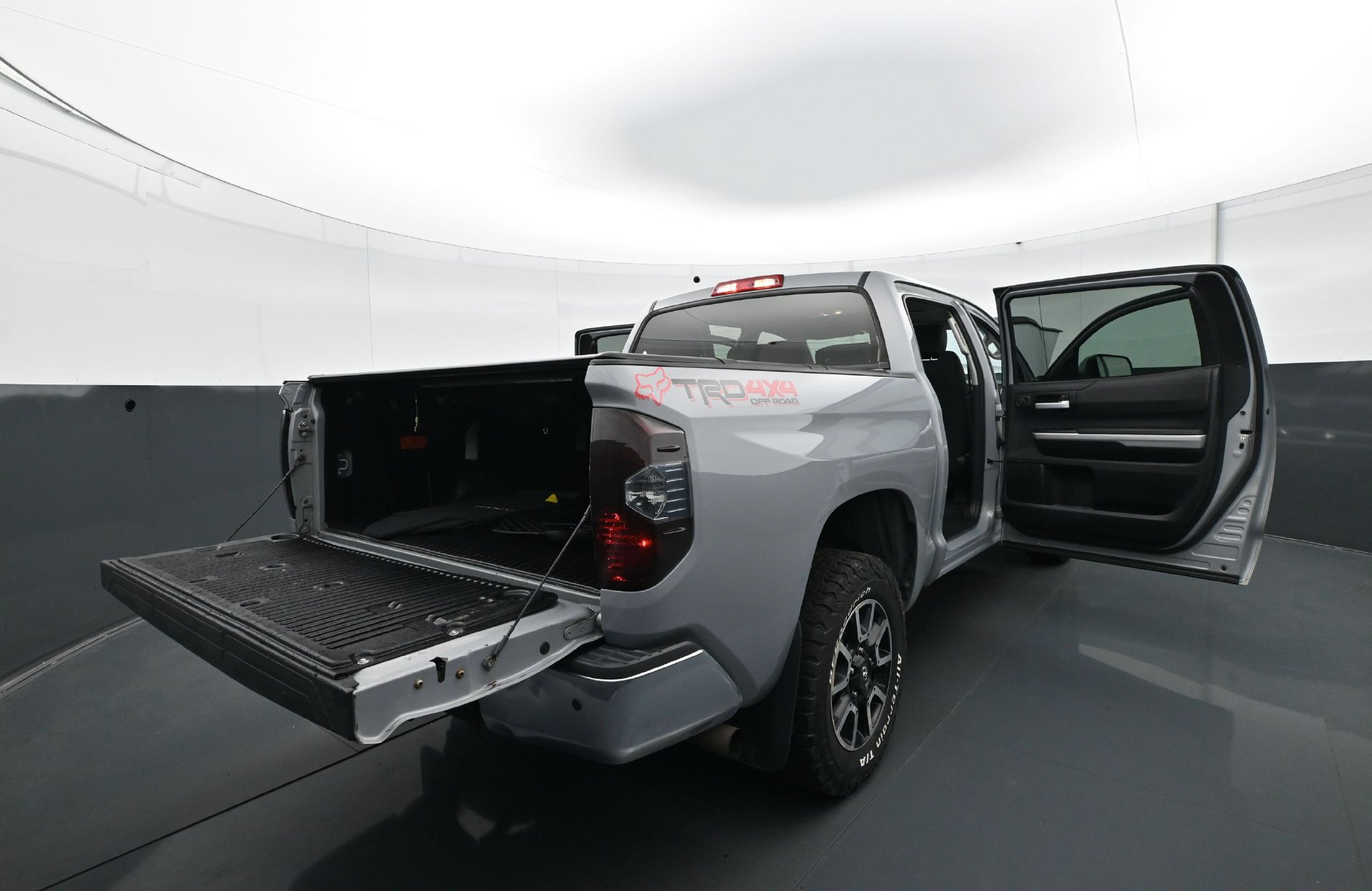 Used 2018 Toyota Tundra SR5 AWD/4WD image 34