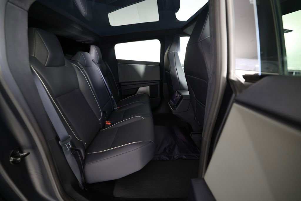 Used 2024 Tesla Cybertruck AWD Crew Cab image 16