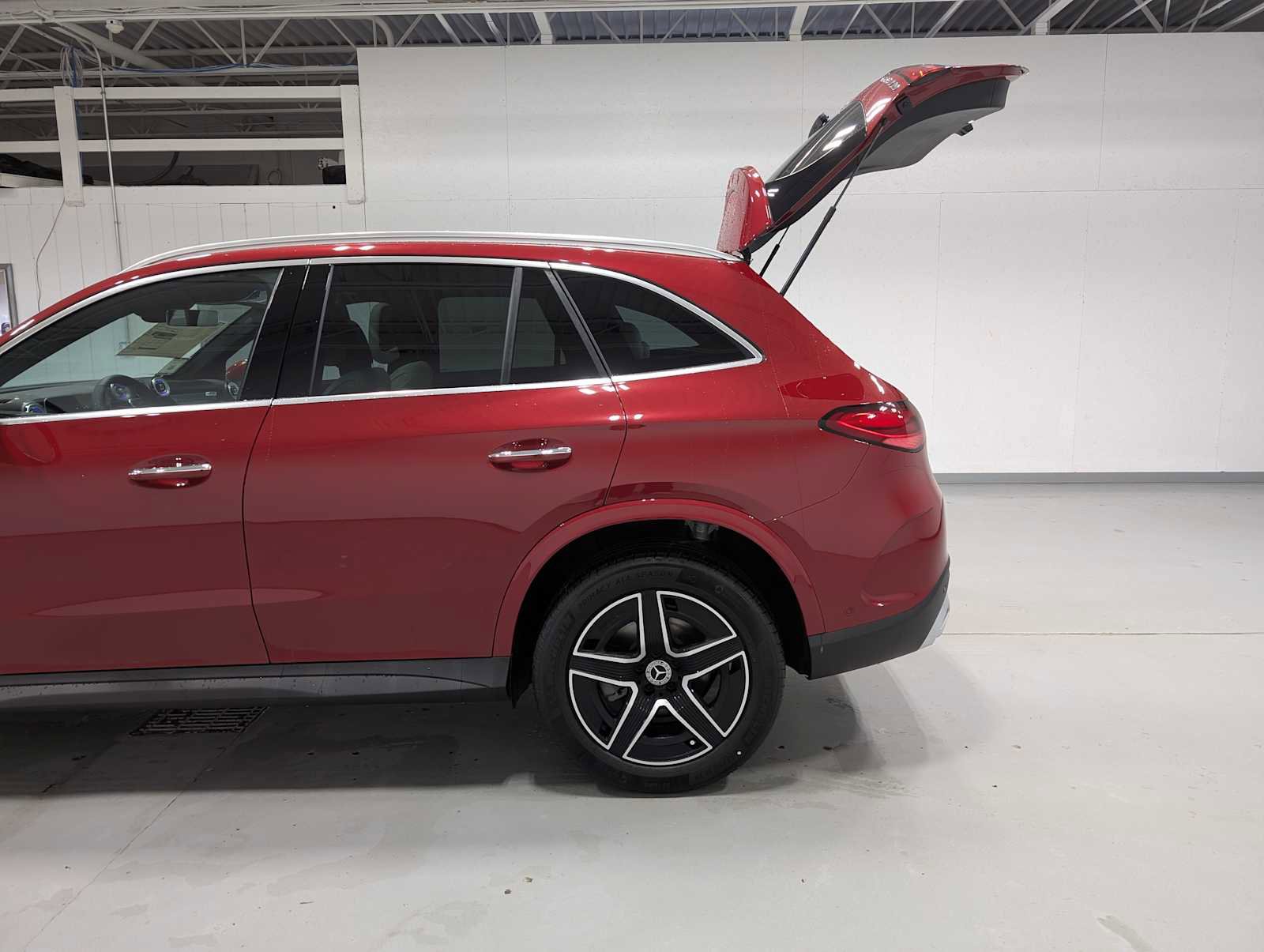 New 2026 Mercedes-Benz GLC 300 GLC 300 image 9