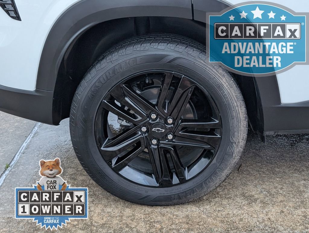 Used 2024 Chevrolet Trax ACTIV w/ Sunroof Package FWD image 3