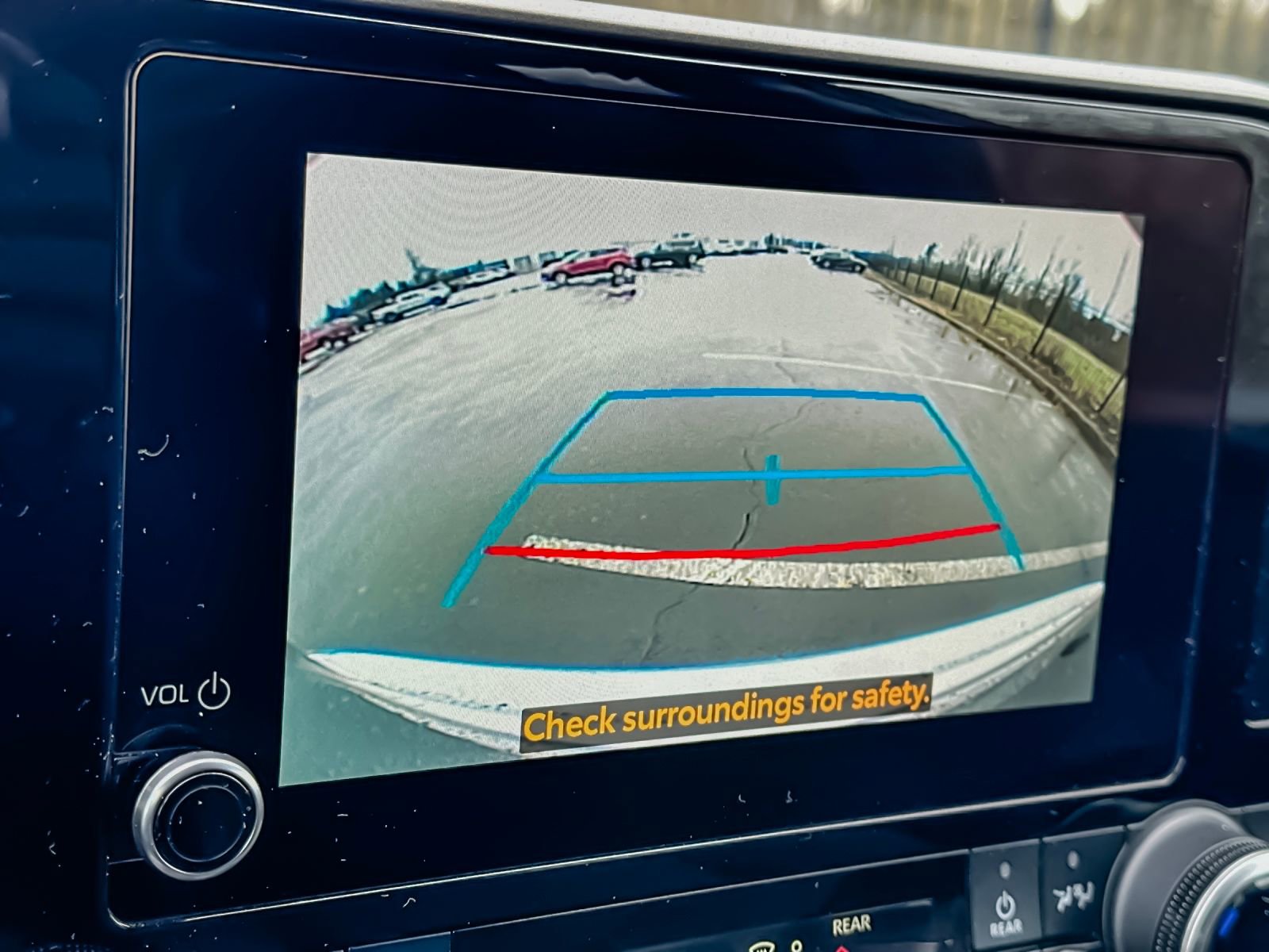 Used 2024 Toyota Highlander LE image 19