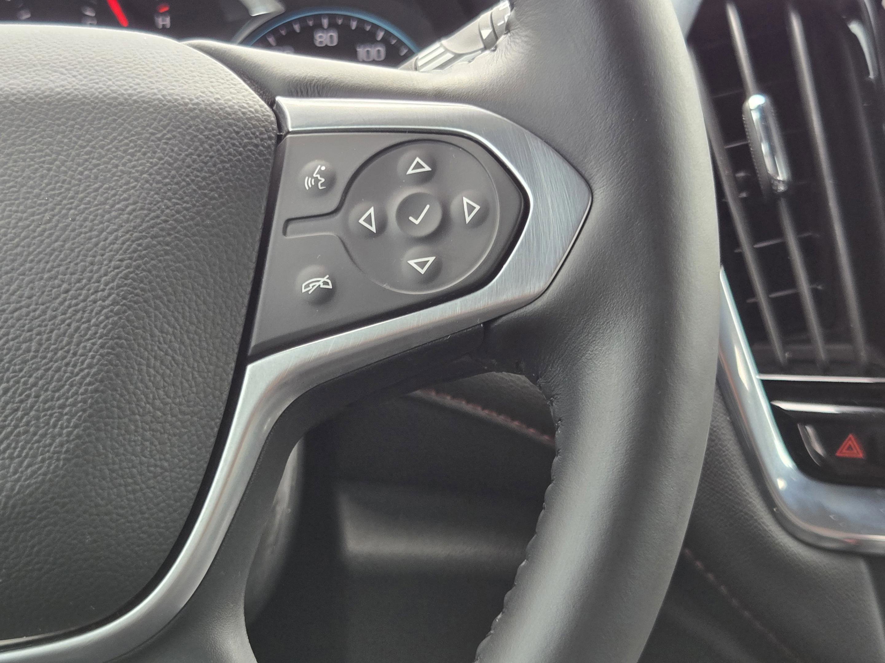 Used 2022 Chevrolet Traverse RS FWD image 28