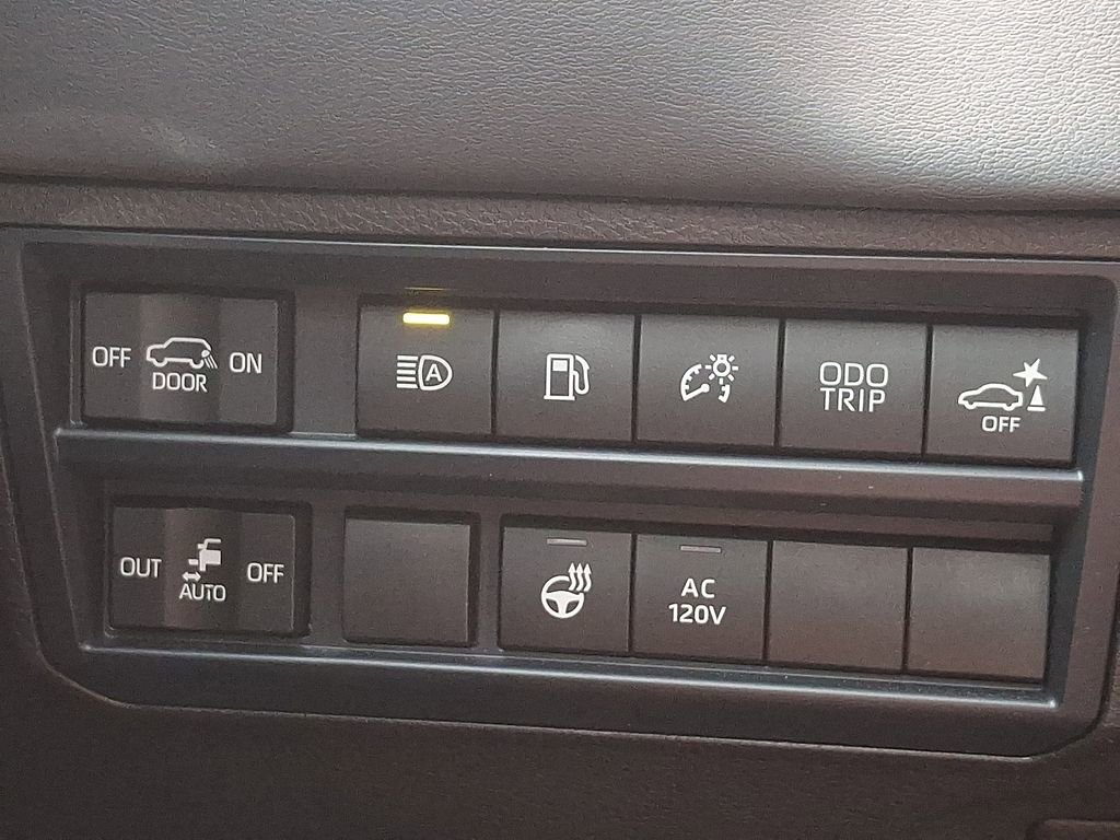 Certified 2024 Toyota Sequoia Platinum AWD/4WD image 25