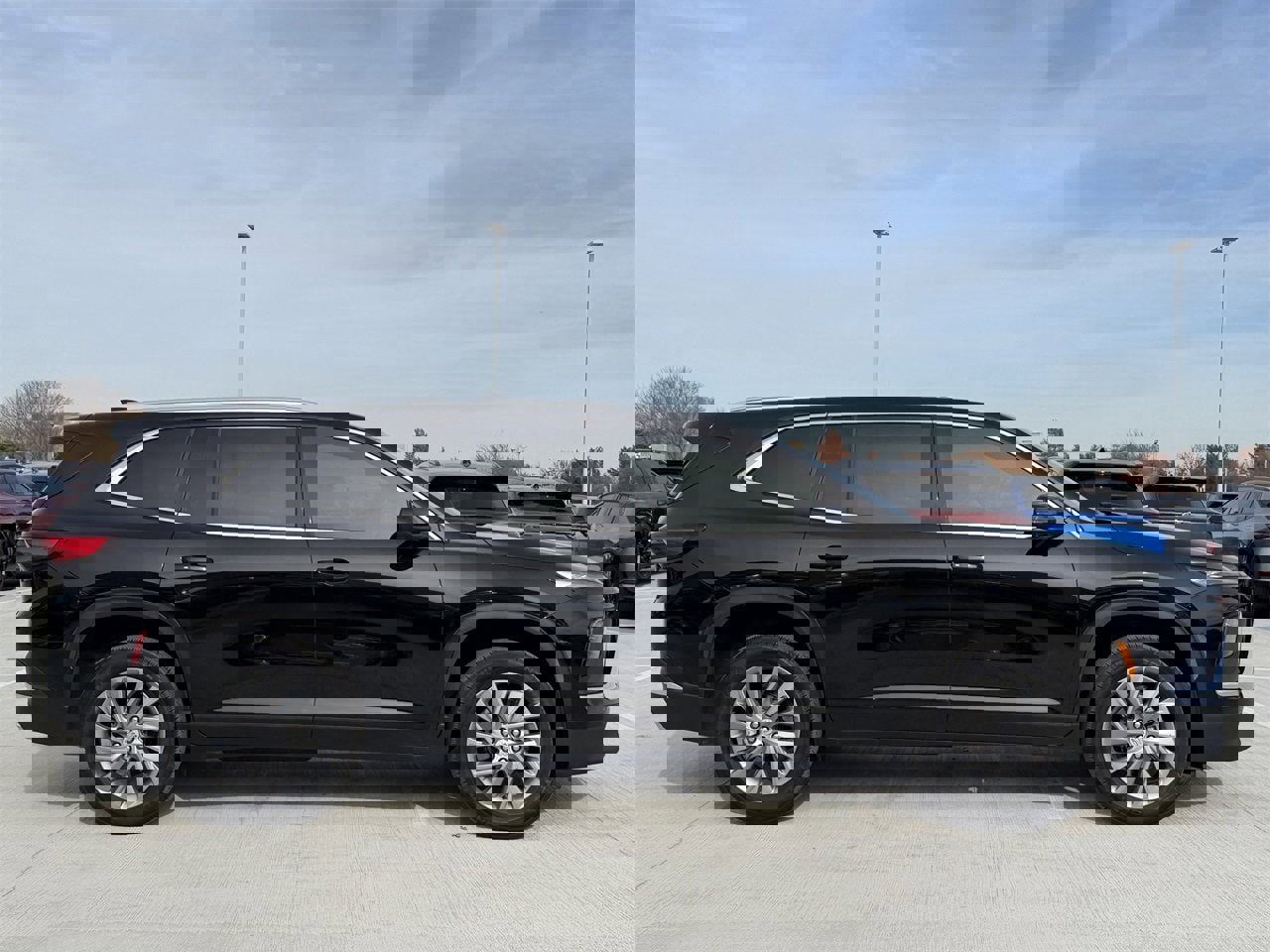 Certified 2025 Buick Enclave Preferred image 3