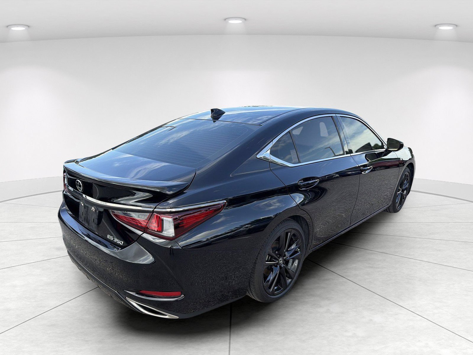Used 2023 Lexus ES 350 F Sport w/ Accessory Package (Z2) FWD image 4