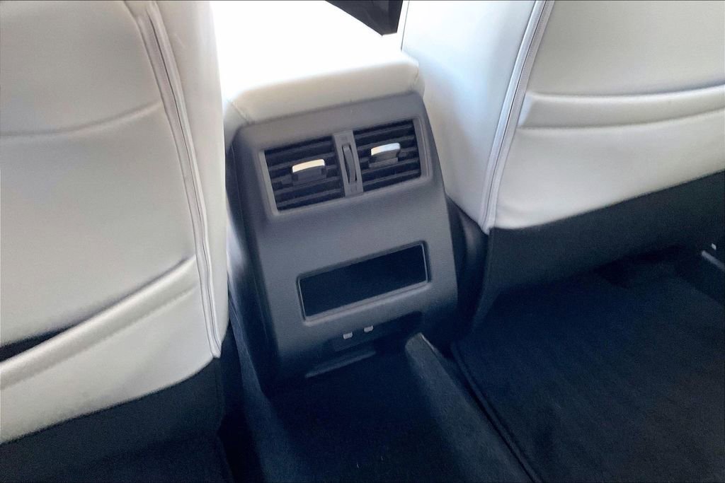 Used 2025 Mitsubishi Outlander SE image 30