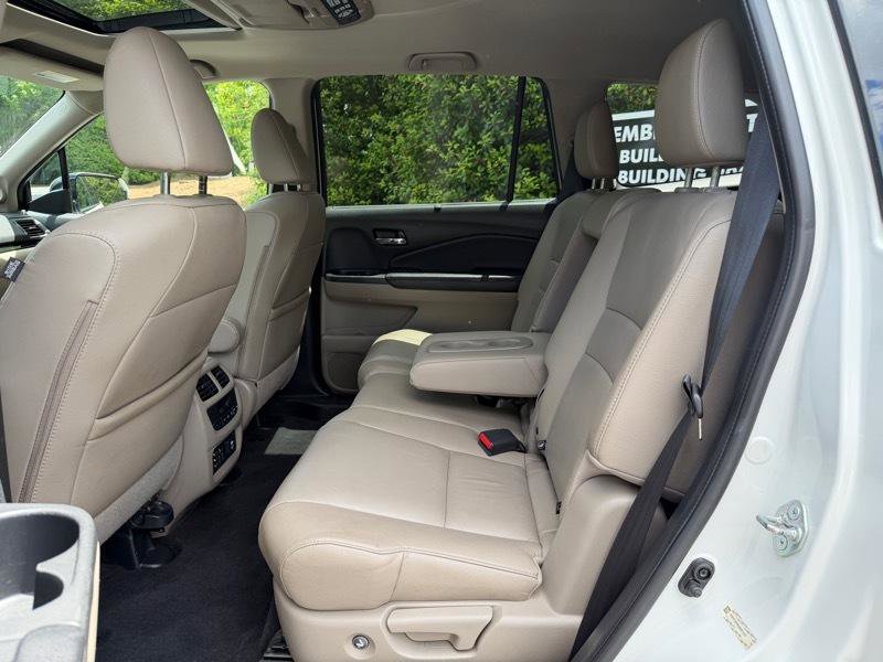 Used 2016 Honda Pilot Touring image 25