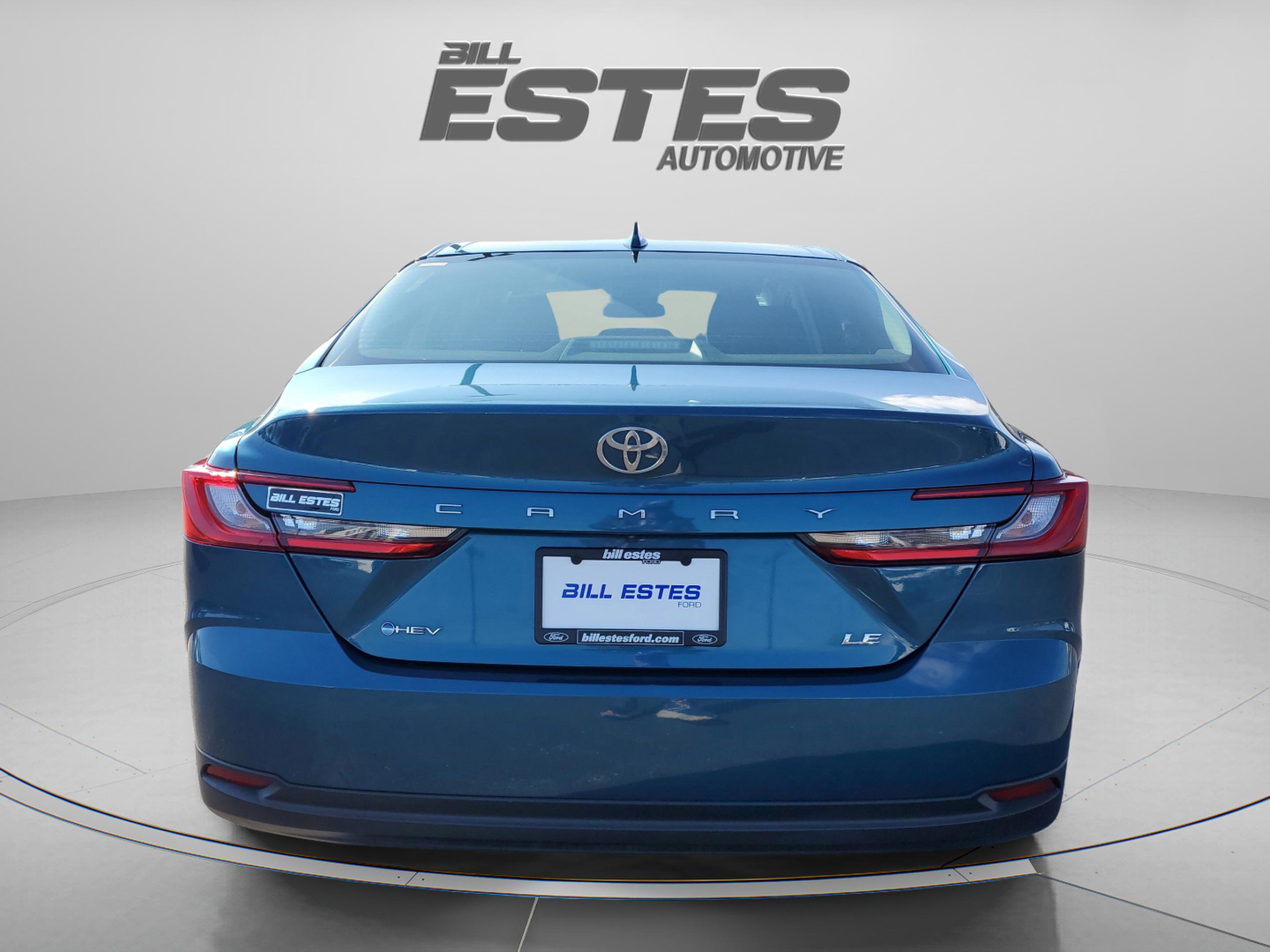 Used 2025 Toyota Camry LE image 3