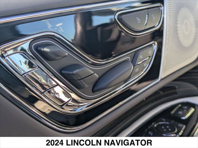 Used 2024 Lincoln Navigator Black Label AWD/4WD image 23