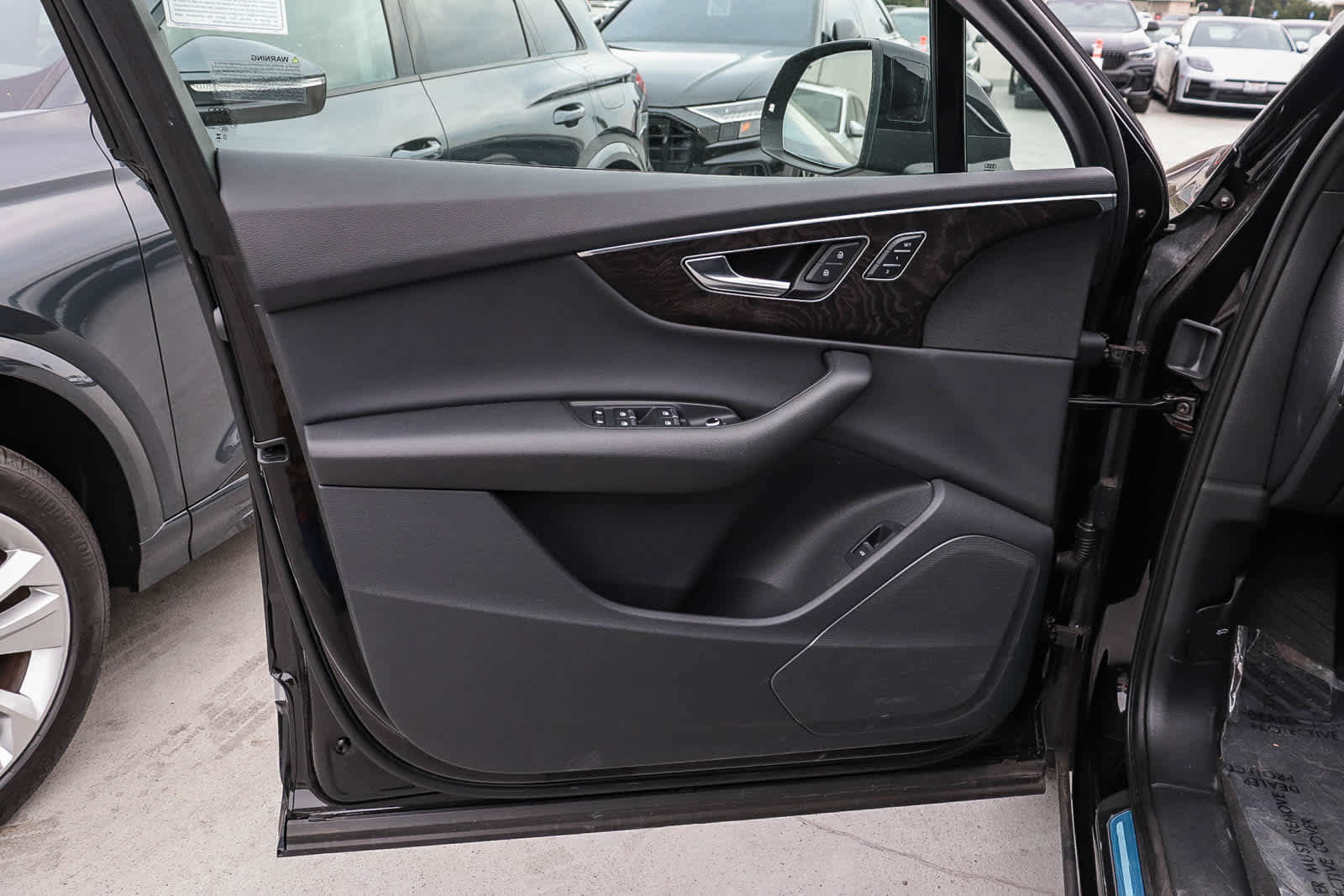 Used 2023 Audi Q7 2.0T Premium w/ Convenience Package image 30