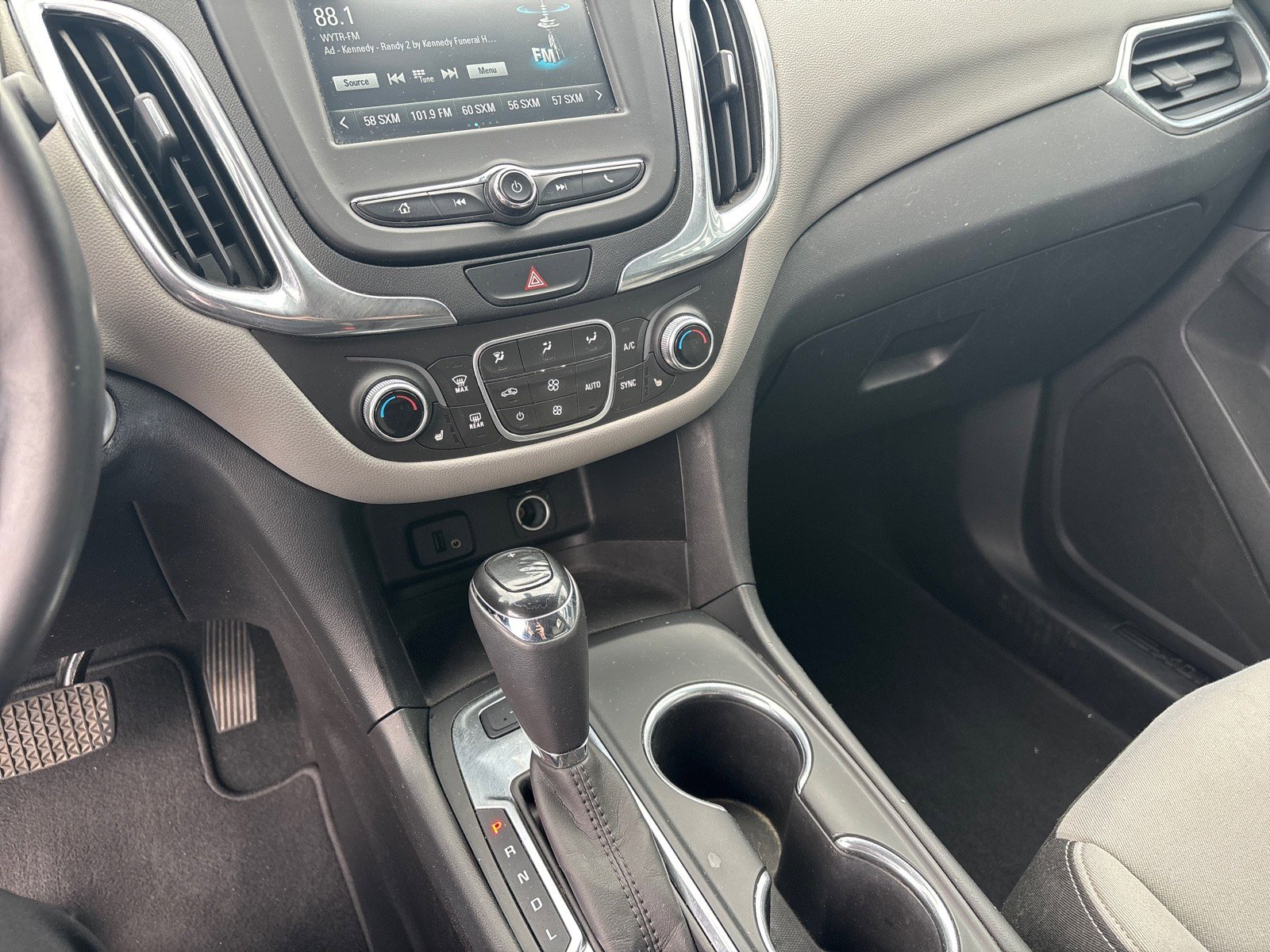 Used 2018 Chevrolet Equinox LT image 21