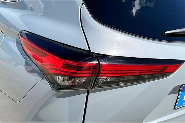 Used 2022 Toyota Highlander Bronze Edition AWD/4WD image 23