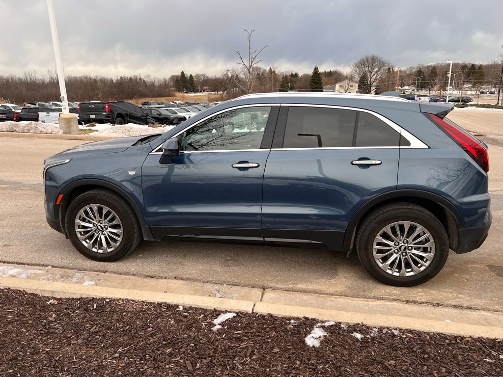 Used 2025 Cadillac XT4 Premium Luxury image 11