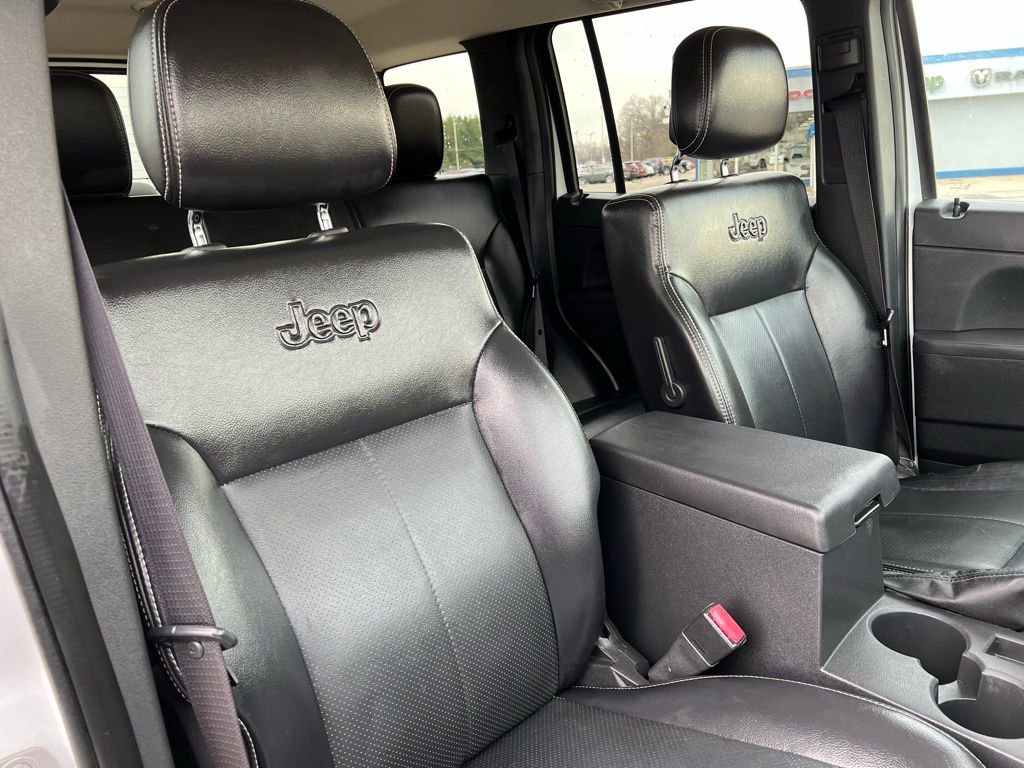 Used 2012 Jeep Liberty Sport image 14