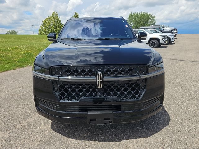 Used 2025 Lincoln Navigator L Reserve w/ Jet Appearance Package AWD/4WD image 8