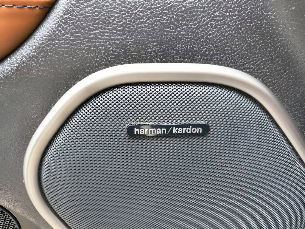 Used 2021 Jeep Grand Cherokee Overland w/ Trailer Tow Group IV image 10