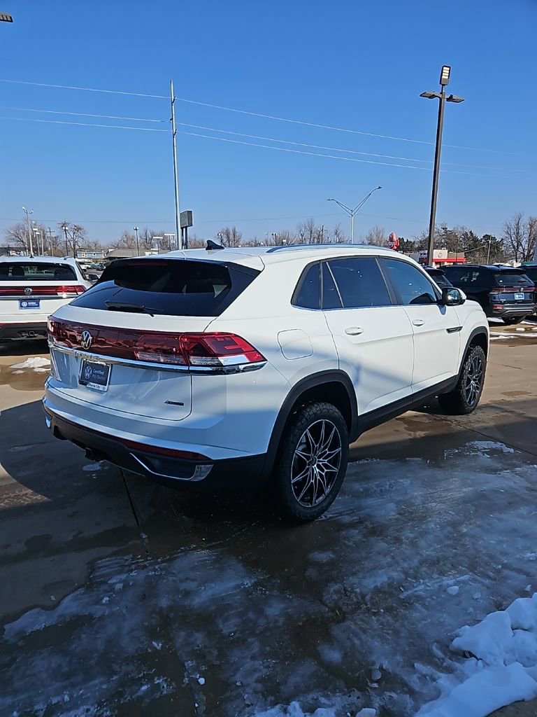 Used 2025 Volkswagen Atlas Cross Sport SE image 5